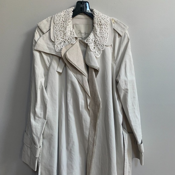 BCBGMAXAZRIA Cotton Linen Trench Coat Lace Collar Size M Beige Coquette - Picture 3 of 5